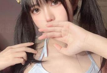 AT鲨出击，足球宝贝图集中的美图，果然让人浮想联翩！