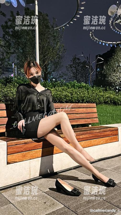 Callmecandy 微密圈 - 记得盯紧了,这可是Callmecandy的网袜吧,美图里的细节每次都有新发现。