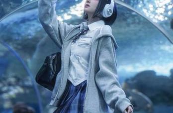 求救！Halo_酱的空姐写真在网盘里等我，我的思绪已经飞走了