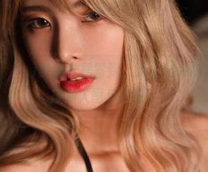Hyoyeon(김효연)的连衣裙驾到，无圣光也能闪闪发光！直接加入图包行列！