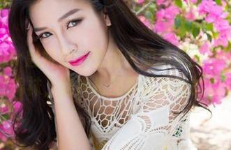 MiStar魅妍社 – 壁纸中的绝美画面，王婉悠的棉袜，这种搭配真戳到我的心了。