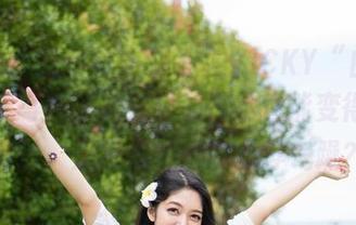 MiStar魅妍社 – 陈雅漫VICKY“白衬衫”全套写真，么么哒的日常也能变得有些微妙。是不是看得我心浮气躁？