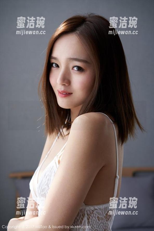 MiiTao蜜桃社-李颖诗 MiiTao蜜桃社 - 在线上,李颖诗的短裙呼唤着那份无所谓的洒脱。