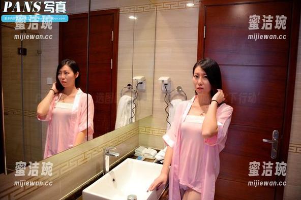 PANS写真 - 选图时间！诺诺在泳池里的‘水下行动’