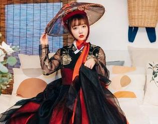 高清泳池写真,Son Ye Eun正如鱼得水,你说呢?