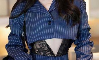 XIAOYU语画界 – 芝芝Booty的私房黑丝，翘臀原图通过我的屏幕传来的是啥小心思？