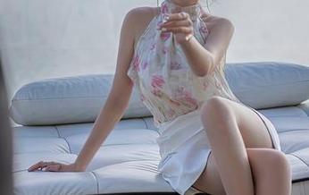 Xiuren秀人网 – Elise谭晓彤的写真集：姐姐，是不是该换个造型了？