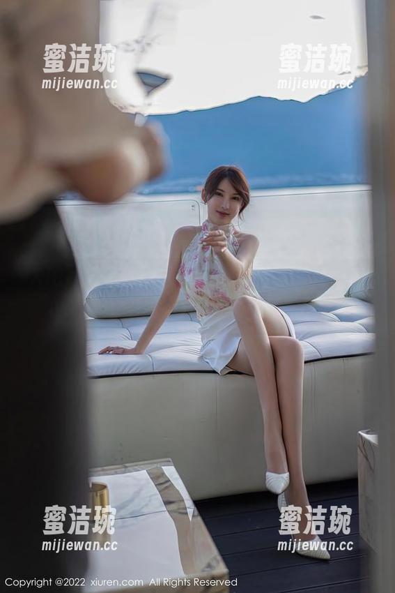 Xiuren秀人网-Elise谭晓彤 Xiuren秀人网 - Elise谭晓彤的写真集:姐姐,是不是该换个造型了?