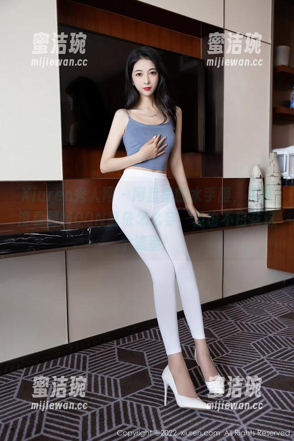 Xiuren秀人网 - 网盘里的水手服，虽然没看到MOON嘉依怎么穿，但也不白花这个流量！
