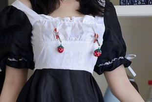 Xiuren秀人网 – 周慕汐baby带来福利写真，有种想为天使佩戴光环的冲动。