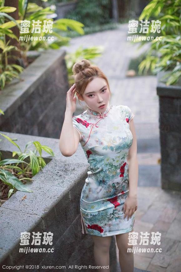 Xiuren秀人网-戴允祺zoe Xiuren秀人网 - 白色的诱惑:戴允祺zoe的福利原图又来了!