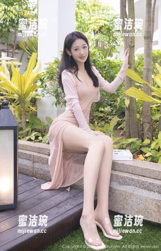 Xiuren秀人网 - 一条棉袜的逆袭：从韩静安的图库资源里找寻它的“大秘密”！