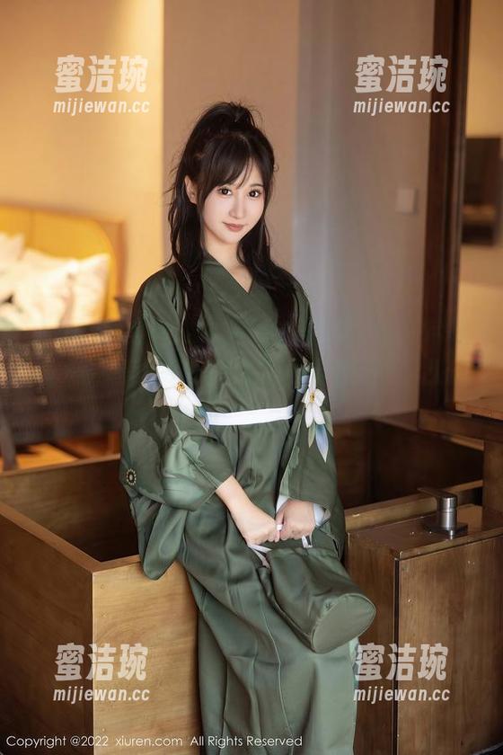 Xiuren秀人网 - 风景尤美的女仆，定制的衣服和图片，真的是意想不到的“服务”。
