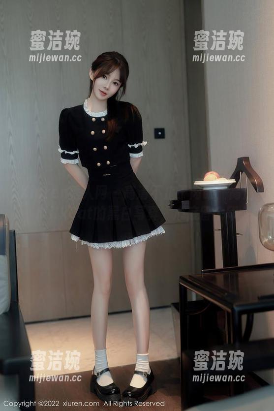 Xiuren秀人网 - 高清不止于肉眼：高溜MilkCat的黑白写真，心底留个印