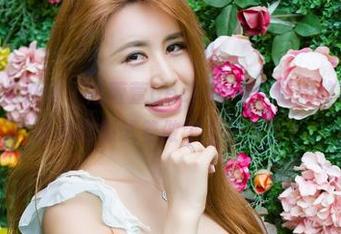 YouWu尤物馆 – 陆萱萱Cecilia与定制豹纹写真，可能我也想试着做个“豹女”？