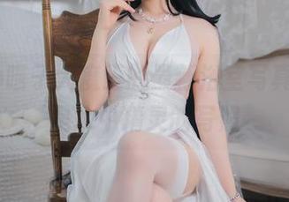 nyako喵子大魔王的最新浴室写真，简直是水中精灵的写照