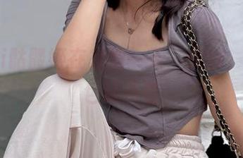 roroki骷髅姬在家的一天：无聊，不过图包还不错