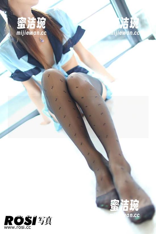 rosi-小莉 rosi - 分享小莉的旅拍原图,你会发现我越来越关注旁边的风光,而她则……唉,可惜了。