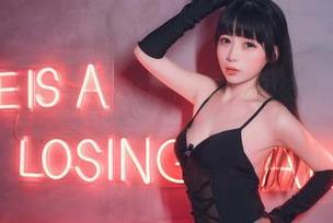 usejan蓝蓝和那只黑兔，精选作品里的一型怪事，吓得我反复琢磨。
