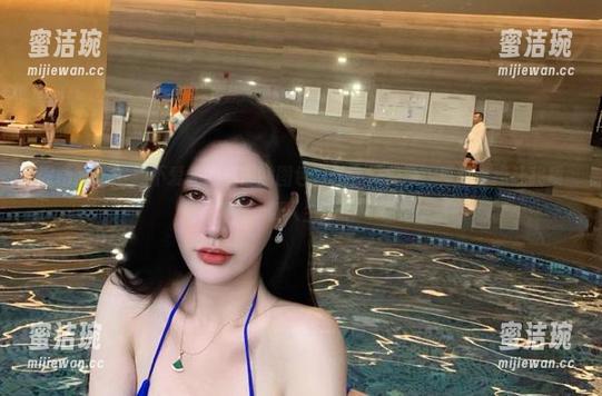 不爱笑的赛琳 微密圈 - 下载不爱笑的赛琳的图包,私密又浪漫,真是有点让我质疑人生!