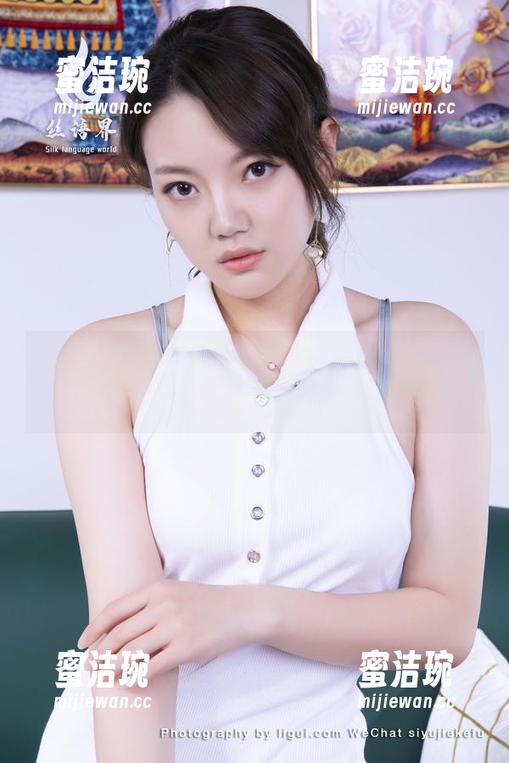 丽柜-潘潘 丽柜 - 跟着潘潘的水手服来一场海上“旅行”,别忘了把壁纸带上!