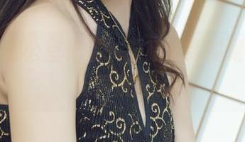 丽柜 – 办公室作品，钟晴演绎时髦职场的无声抗议。