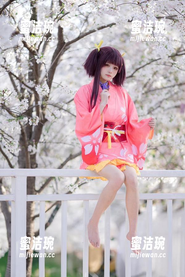 九柒喵 九柒喵的写真又来了,碧蓝档案里的妃咲就像个陷阱,让我难以自拔。