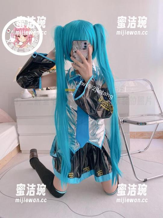 二阶堂宅绘子 哟,二阶堂宅绘子这张双马尾泳装的照片,够大胆