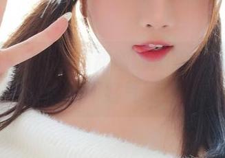 原图里，那散发着甜蜜的媚娘，依依超级懒毫不客气啊。