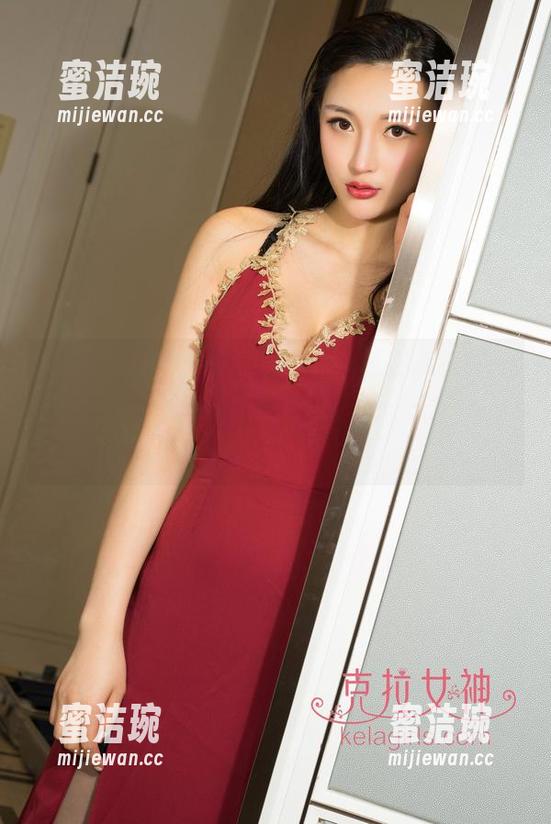 克拉女神-杨暖 克拉女神 - 看!杨暖的高跟鞋在高清里大放异彩,别说我没提醒过你哦——资源待发掘!