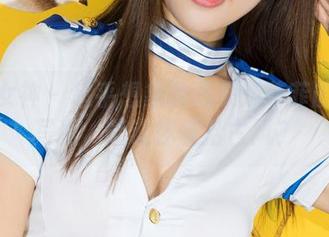 克拉女神 – 超乎想象的选集：菲菲的旗袍写真，能让你重拾古风？