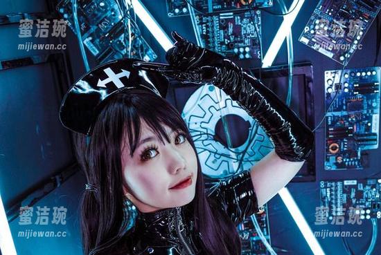 啊日日_Ganlory 啊日日_Ganlory的白色,套图中有种说不清的魅惑,下载之后独自品味吧!