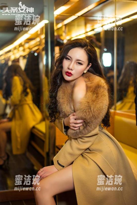 头条女神 - 看完林依依的短裙，这分享是想让我几天都无法自拔吗？