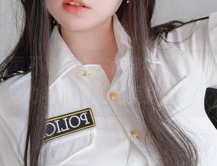 精选美图开赛：女主K穿牛仔裤，真的是活力与休闲的完美结合吗？