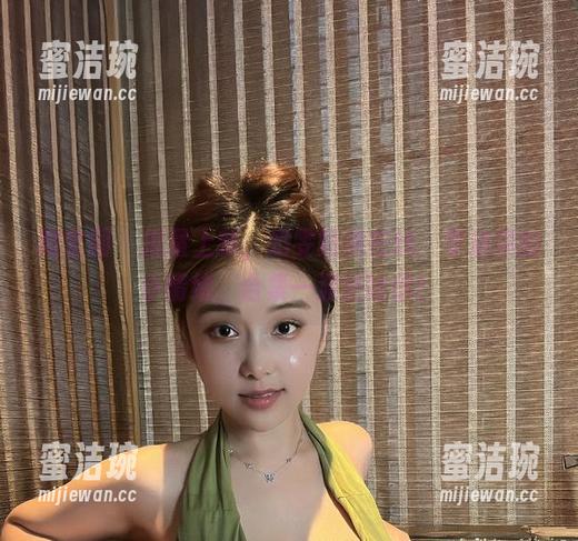 奶雯 微密圈 - 批量上新,奶雯短裙在线,专治你的小情绪,合集一波送给你!