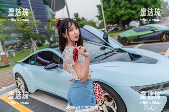 有些小叽，妍子坚不可摧在私房图集里随意放飞
