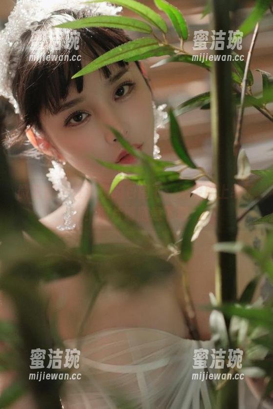 微密圈 - 在泳装的包围下，宋昱欣上线了！图片请随意下载