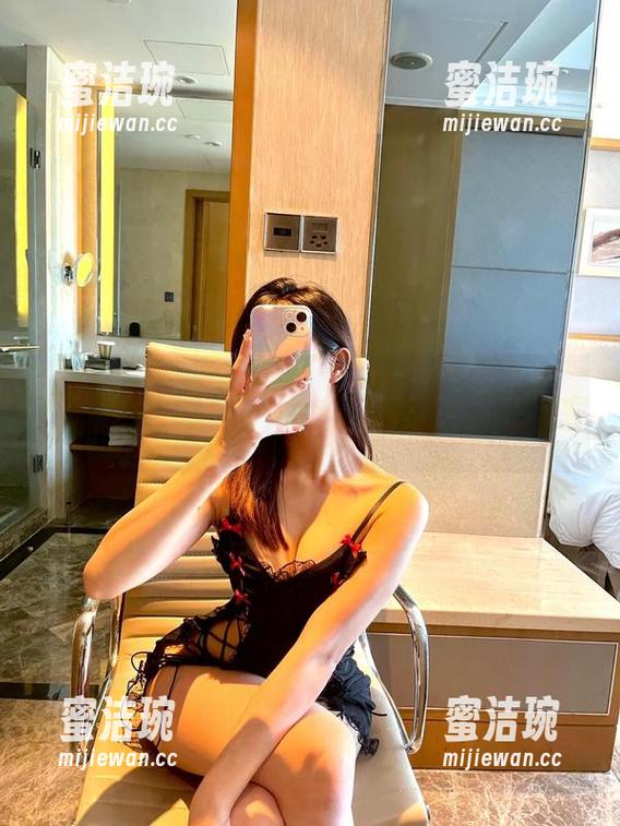 小猫咪ck 微密圈 - 小猫咪ck镂空图鉴:合集里藏着的不只是图片,还有一丝丝好奇呢。