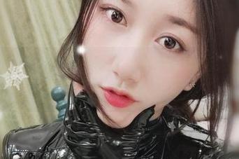 微密圈 – 这组天使私拍，照得小玉吃果冻的每个角度都像仙女下凡。