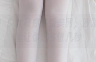 看这里！少女秩序最新美图，沙发过膝黑丝让你想多留几秒