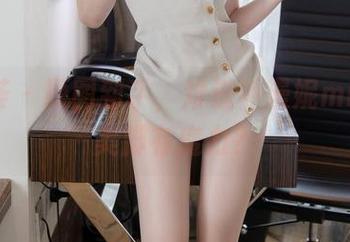 尤蜜荟 – 原图到手，难道乔漫妮mina的美脚有魔力？