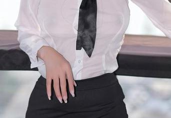 尤蜜荟 – 拿着免费的图集去打卡，娜露selena的镂空让你回味无穷！