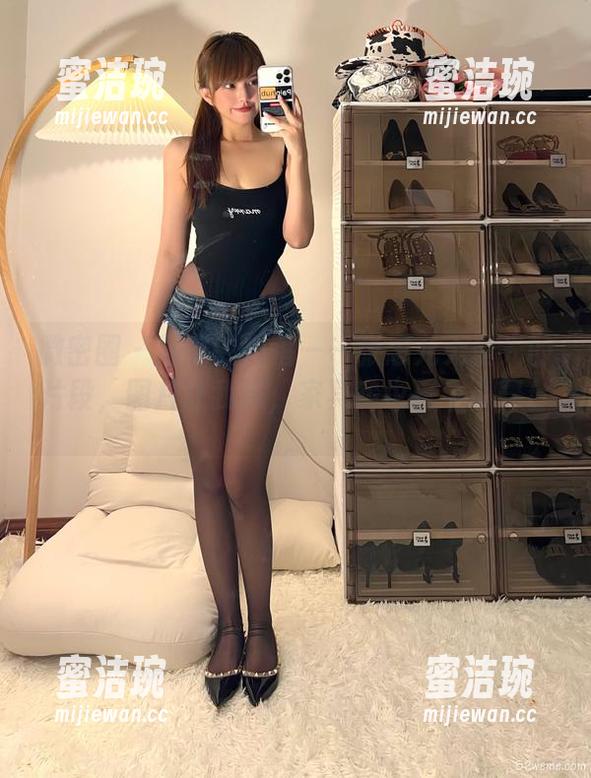 微密圈 - 居家的角落——张思允无圣光的片段，图片让我想，家其实也是个小舞台。