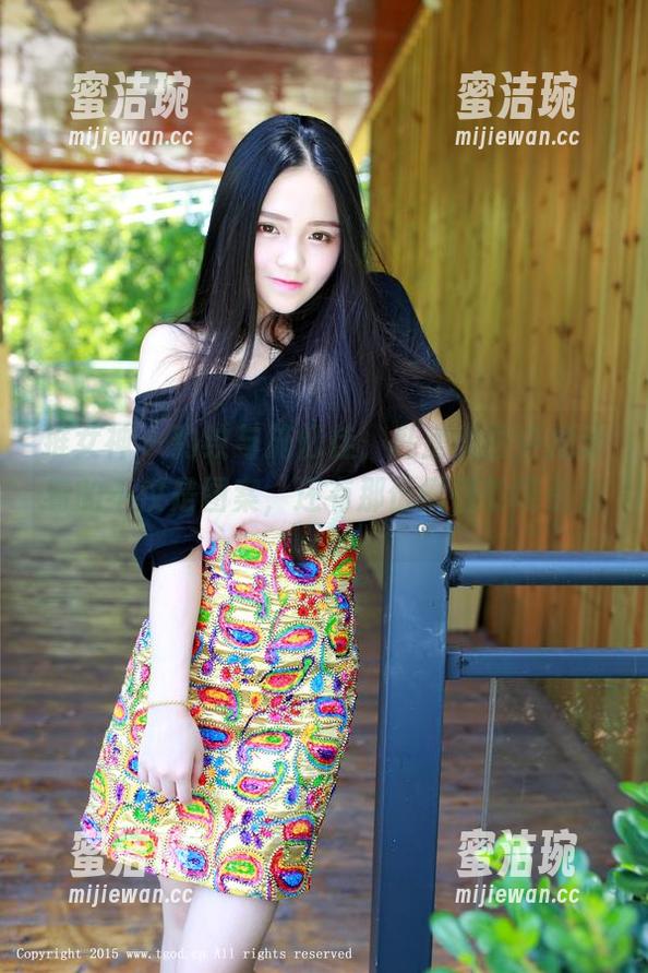 推女神-施忆佳 推女神 - 豹纹与施忆佳,私房美图中搅动着的不仅是图案,还有那份懵懂的吸引力。