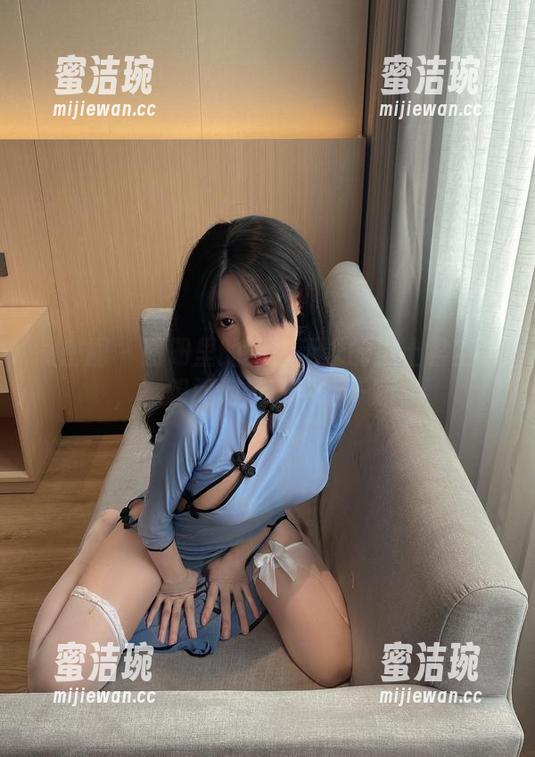 微密圈 - 图册里的无欲无求的推土君空姐，真想问问她下班后干嘛；