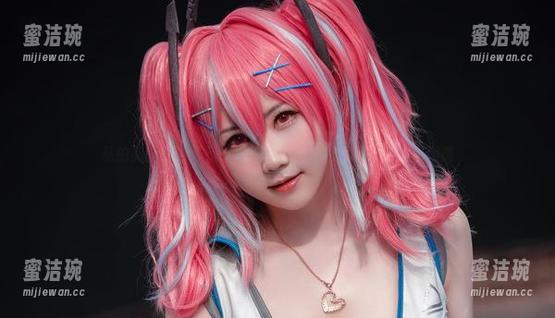 是本末末 私拍美图:论“是本末末”的游泳技术和水着的不和谐