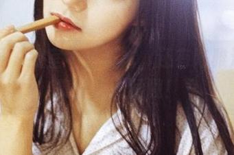 果团网 – 教室不止书本，还有陈雅漫的图集分享，猛戳！