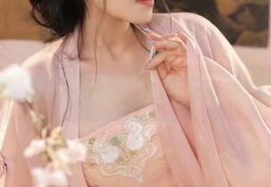 桃暖酱驾到！精选女仆风范，来点意外吧