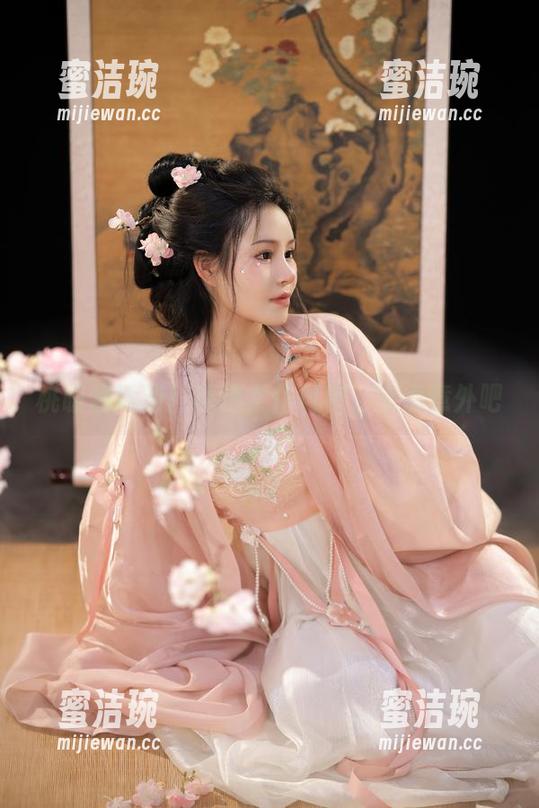 桃暖酱 桃暖酱驾到!精选女仆风范,来点意外吧