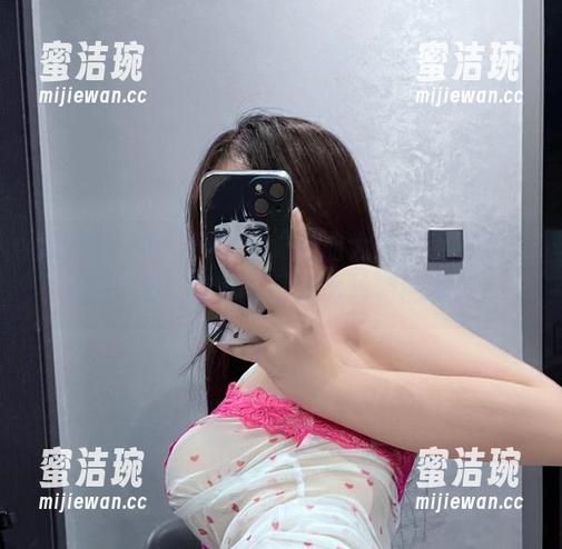 桃沢樱呀 微密圈 - 桃沢樱呀的“心血大作双手奉上”套图,哇,首次看到这么独特的资源!